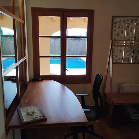 With Private Pool And Garden Apartment *