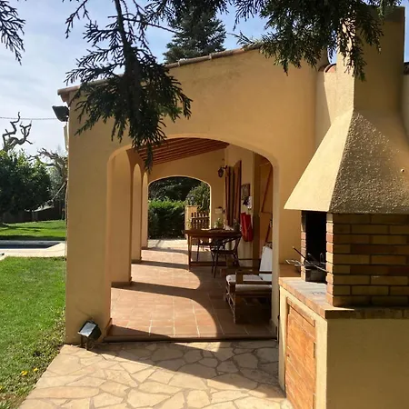 With Private Pool And Garden Apartment *